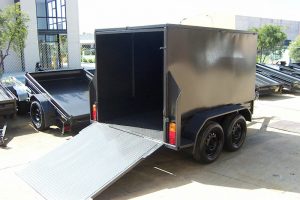 CL018 enclosed trailer with ramp door 3 large